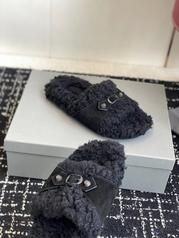 Шлепанцы меховые фото 2