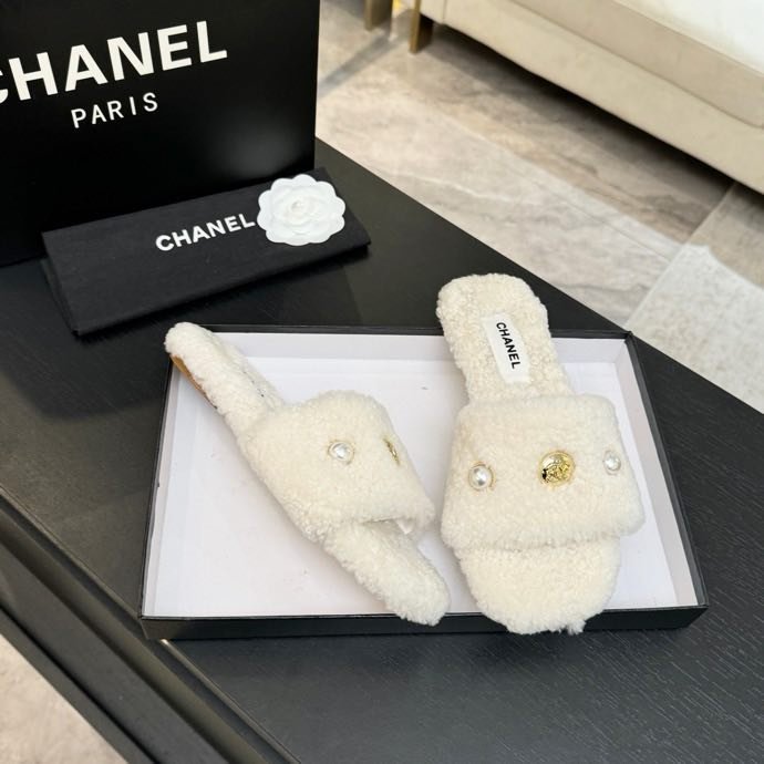 Шльопанці хутряні фото 2