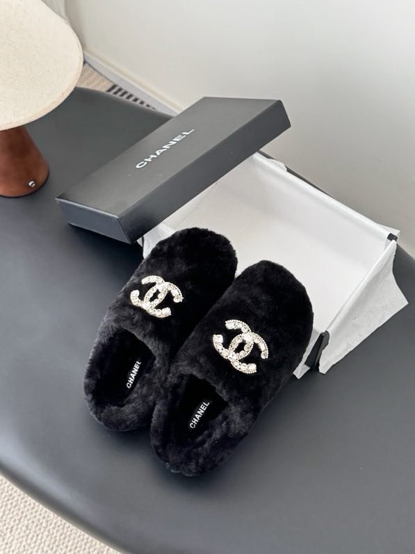 Шлепанцы меховые фото 2