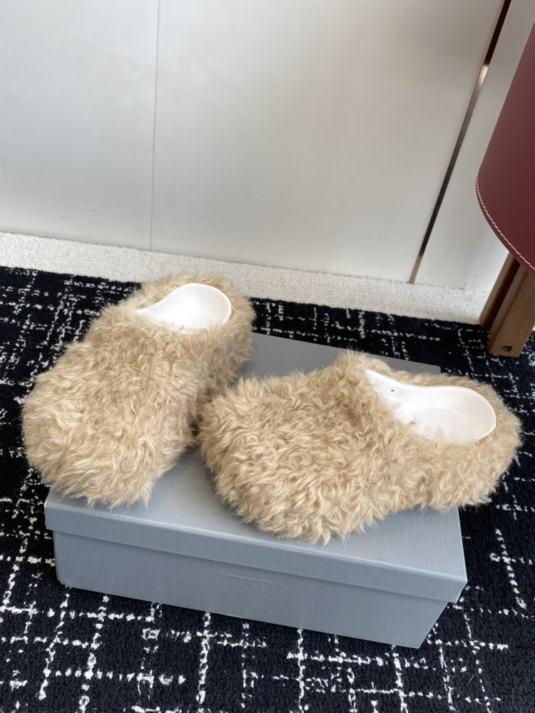 Шлепанцы меховые фото 3