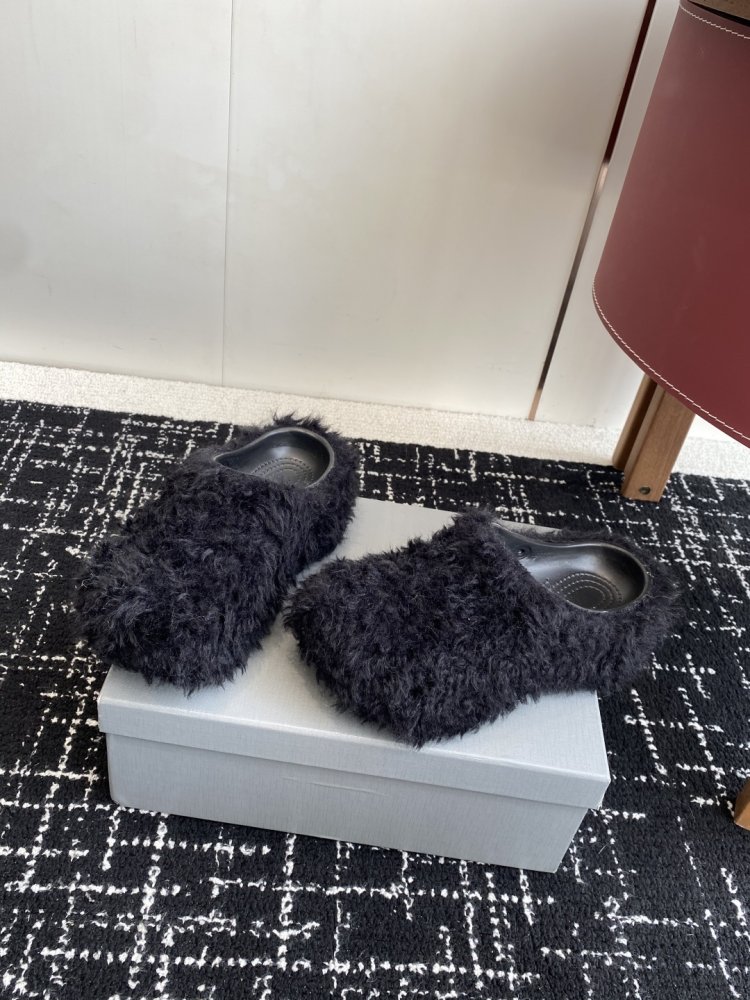 Шлепанцы меховые фото 3