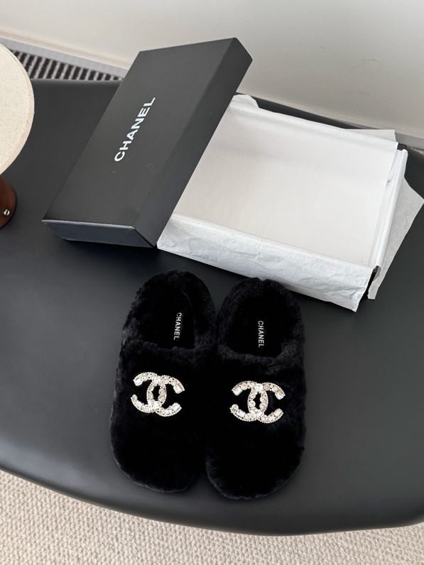 Шлепанцы меховые фото 3