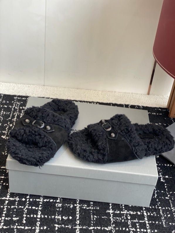 Шлепанцы меховые фото 4
