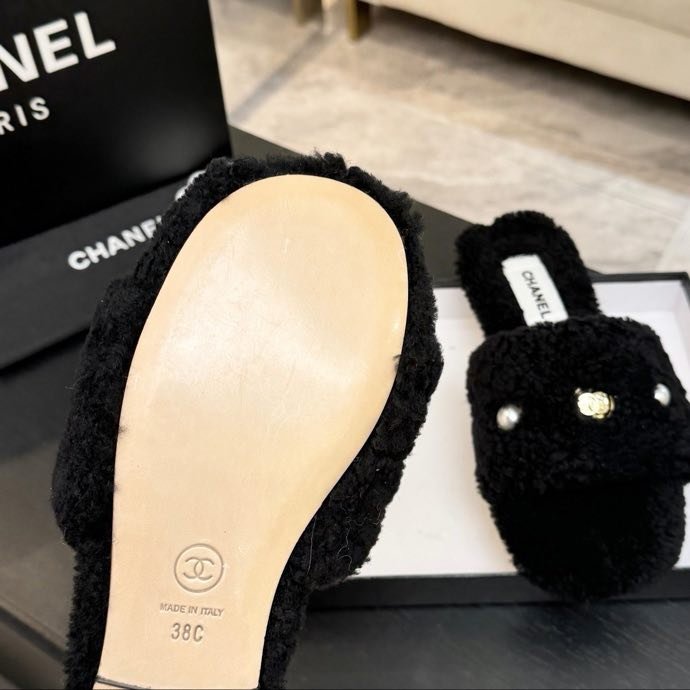 Шльопанці хутряні фото 4