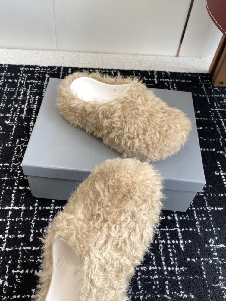 Шлепанцы меховые фото 5