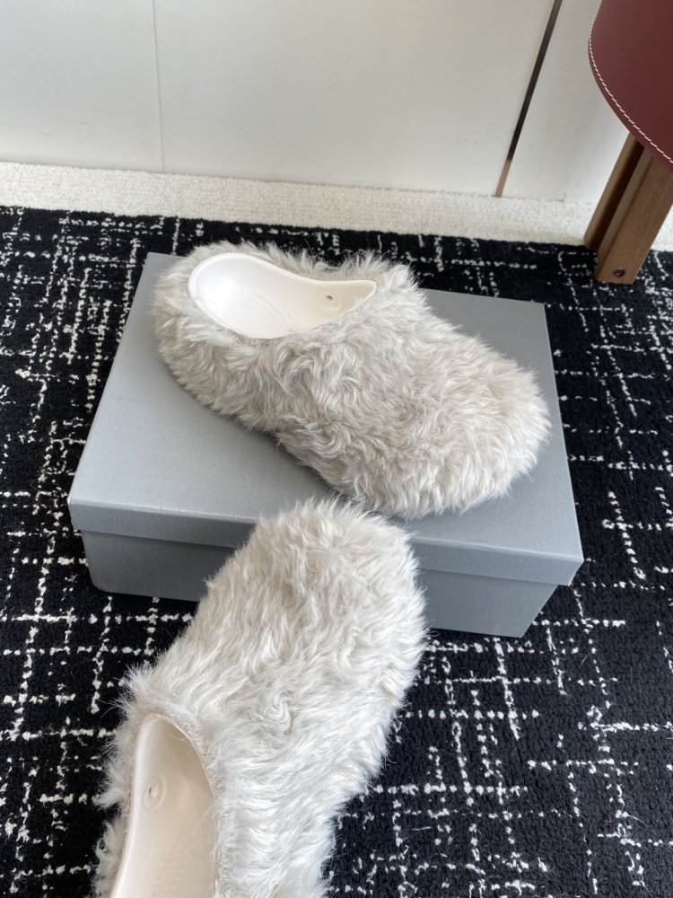 Шлепанцы меховые фото 5