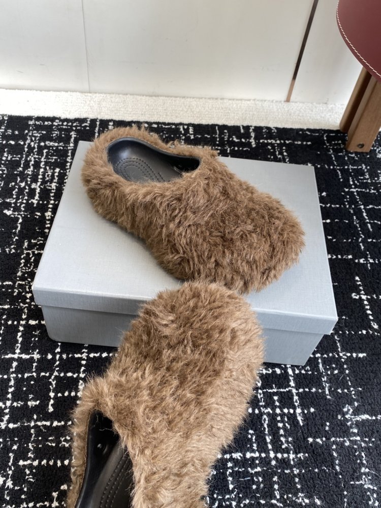 Шльопанці хутряні фото 5