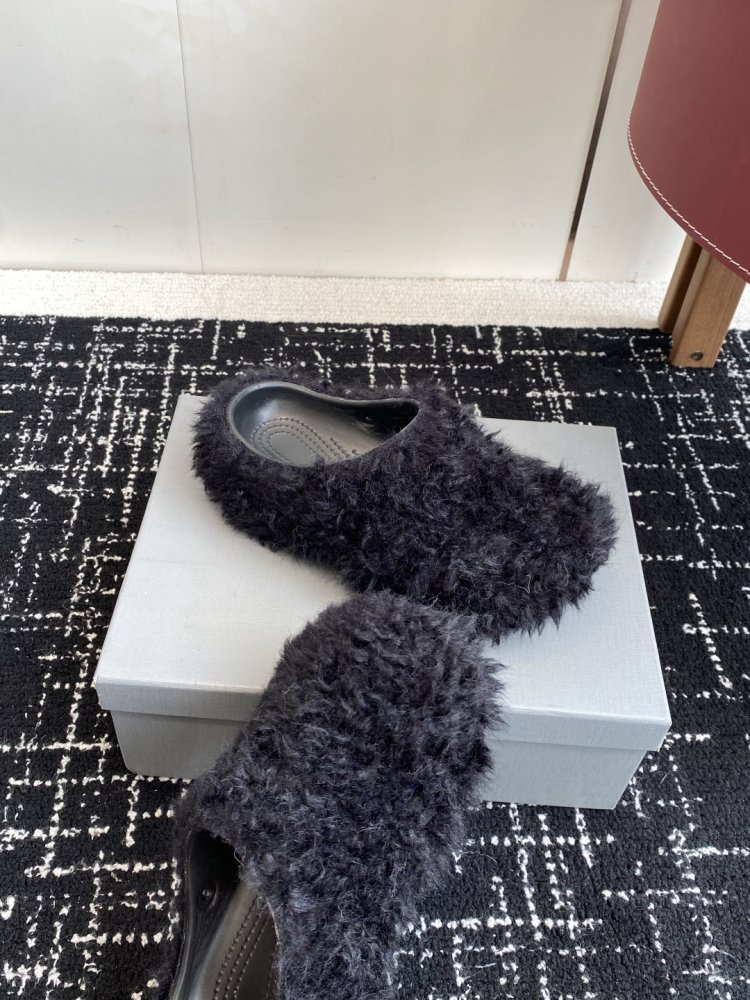 Шлепанцы меховые фото 5