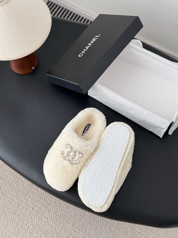 Шлепанцы меховые фото 5