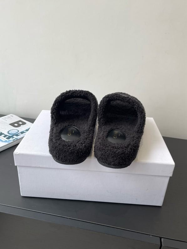 Шльопанці хутряні фото 6