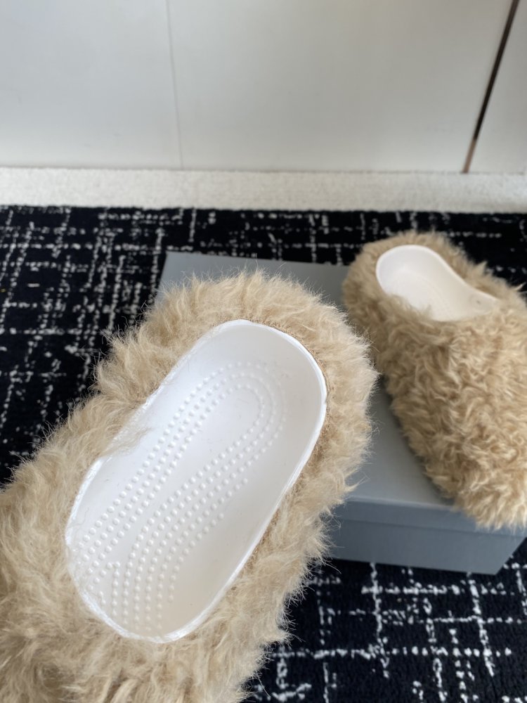 Шлепанцы меховые фото 7