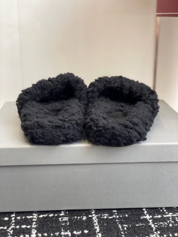 Шлепанцы меховые фото 7