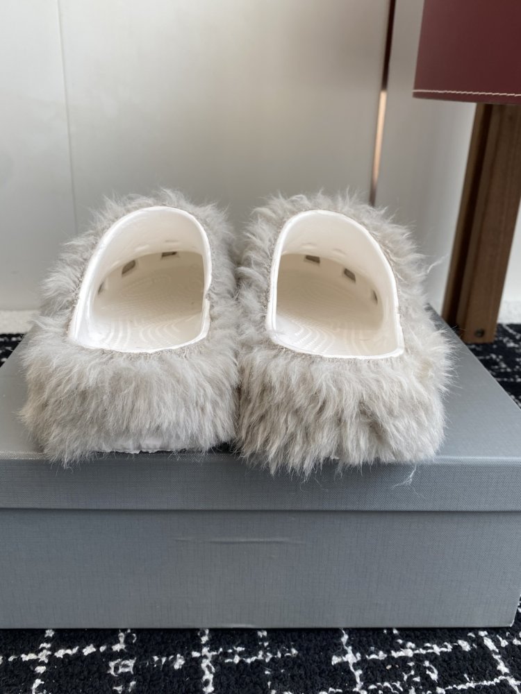 Шлепанцы меховые фото 8