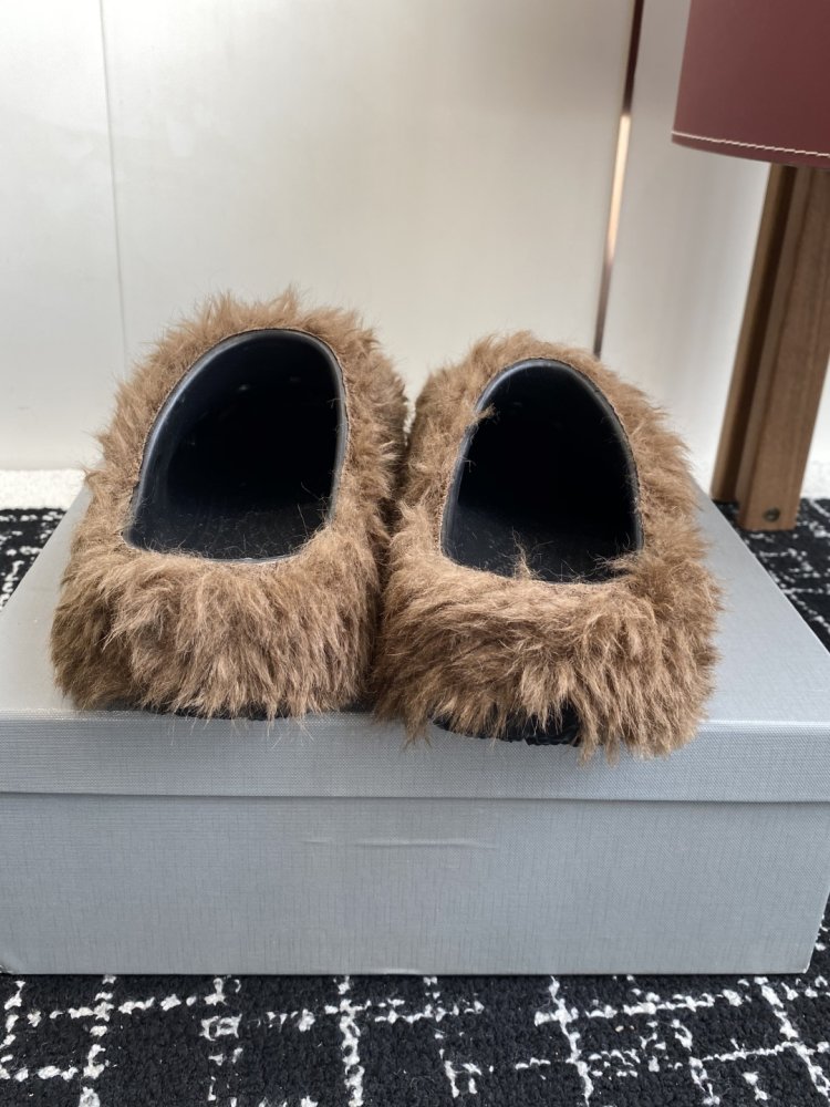 Шльопанці хутряні фото 8