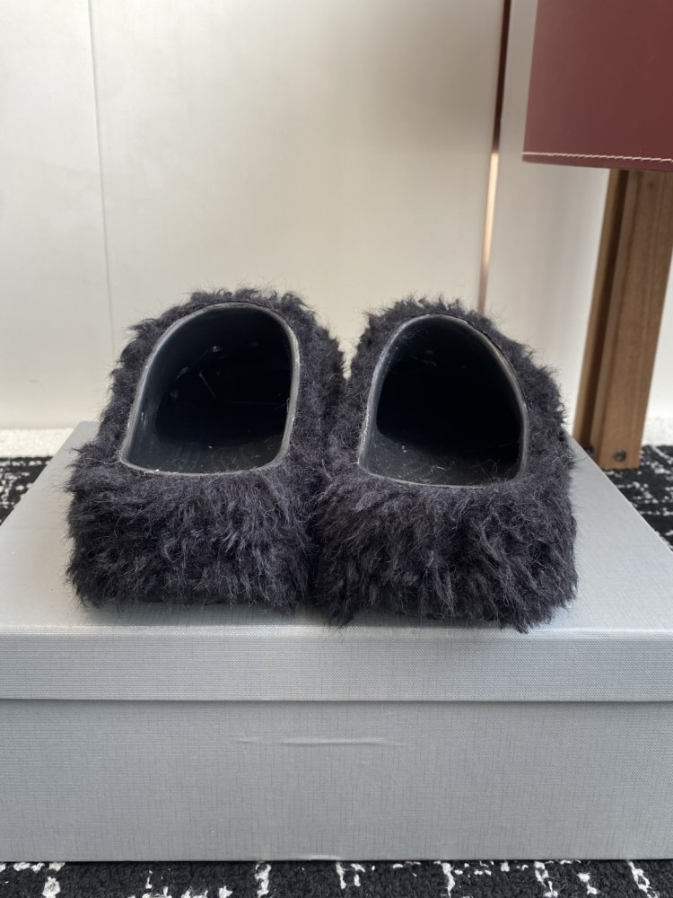 Шлепанцы меховые фото 8