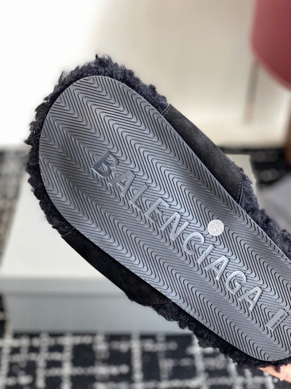 Шлепанцы меховые фото 8