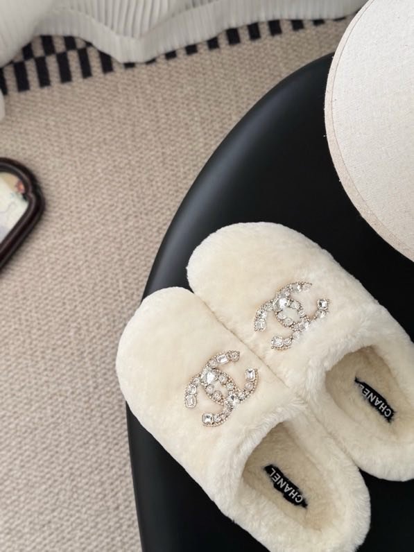 Шлепанцы меховые фото 8