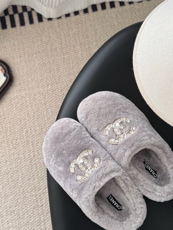 Шлепанцы меховые фото 8