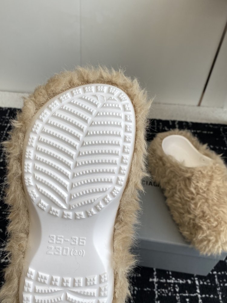 Шлепанцы меховые фото 9