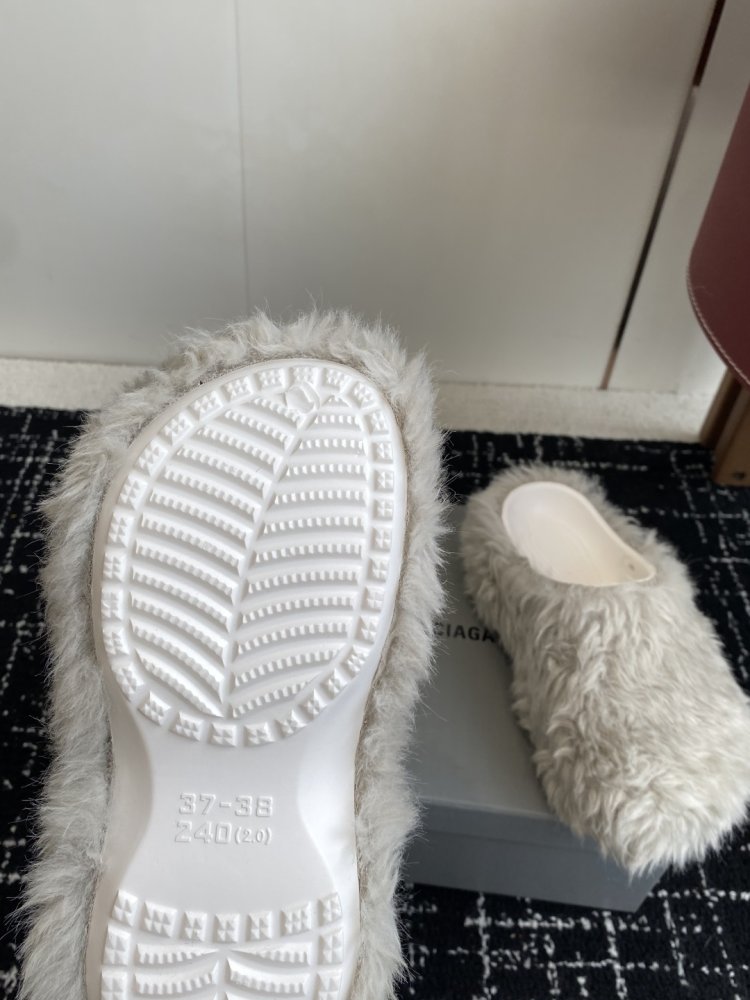 Шлепанцы меховые фото 9