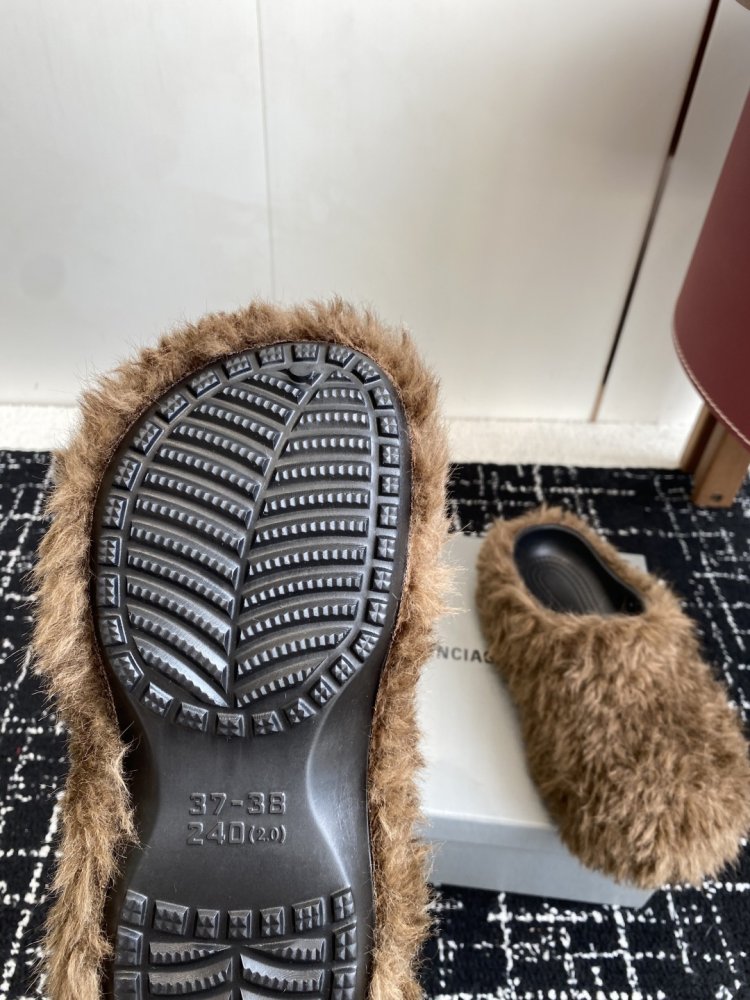 Шльопанці хутряні фото 9