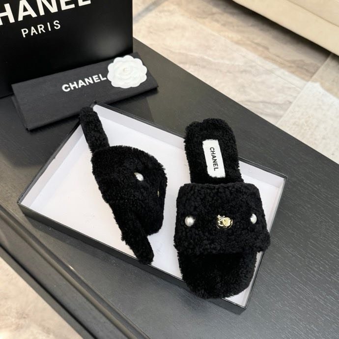 Шльопанці хутряні фото 9