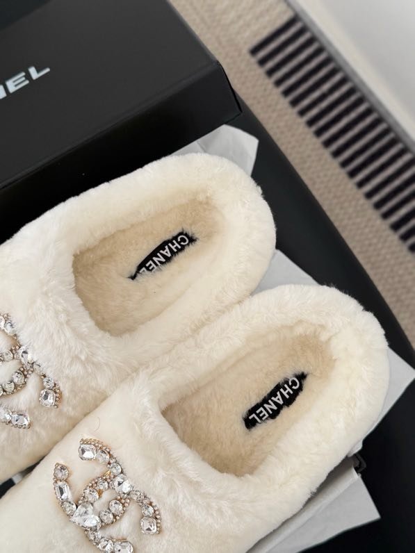 Шлепанцы меховые фото 9