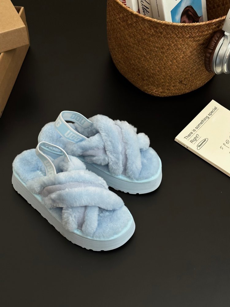 Step-ins on fur women's Disco White Deer