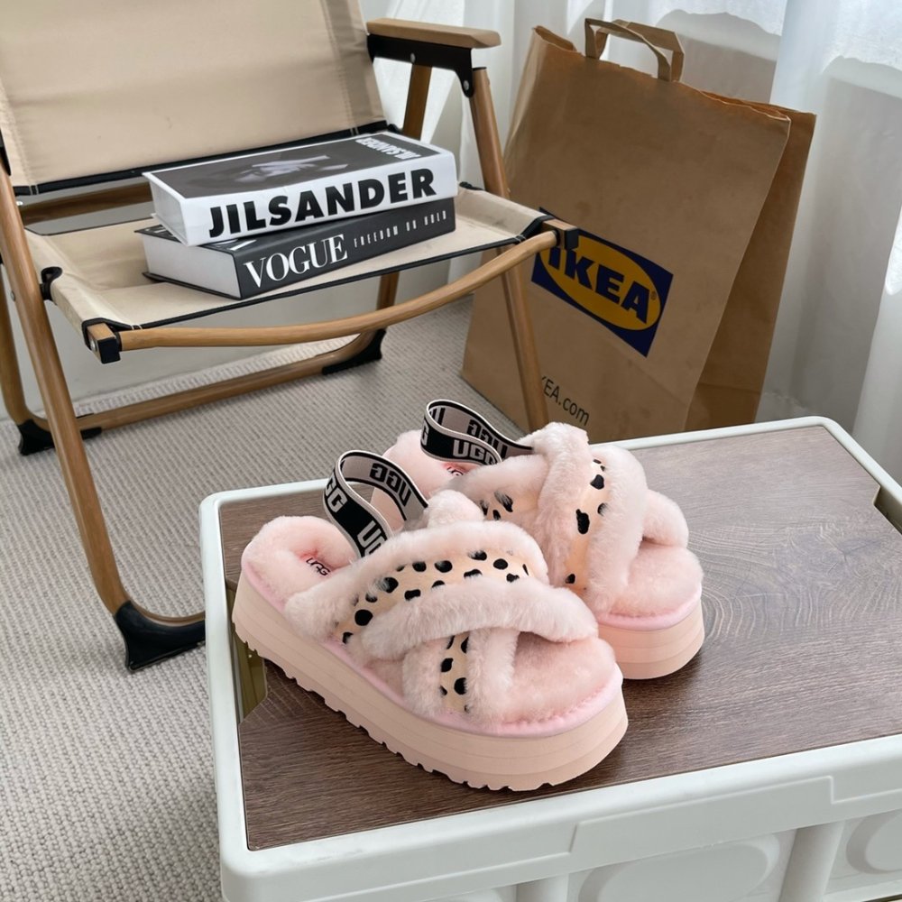 Step-ins on fur women's Disco White Deer