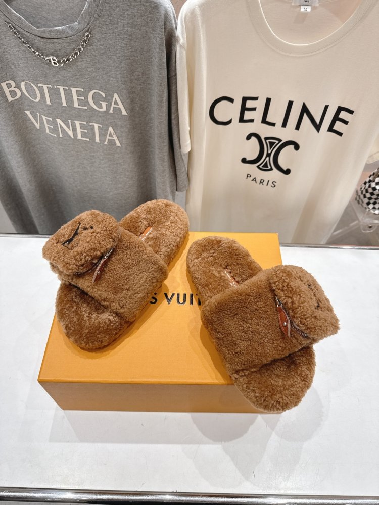 Шльопанці на хутрі жіночі фото 2