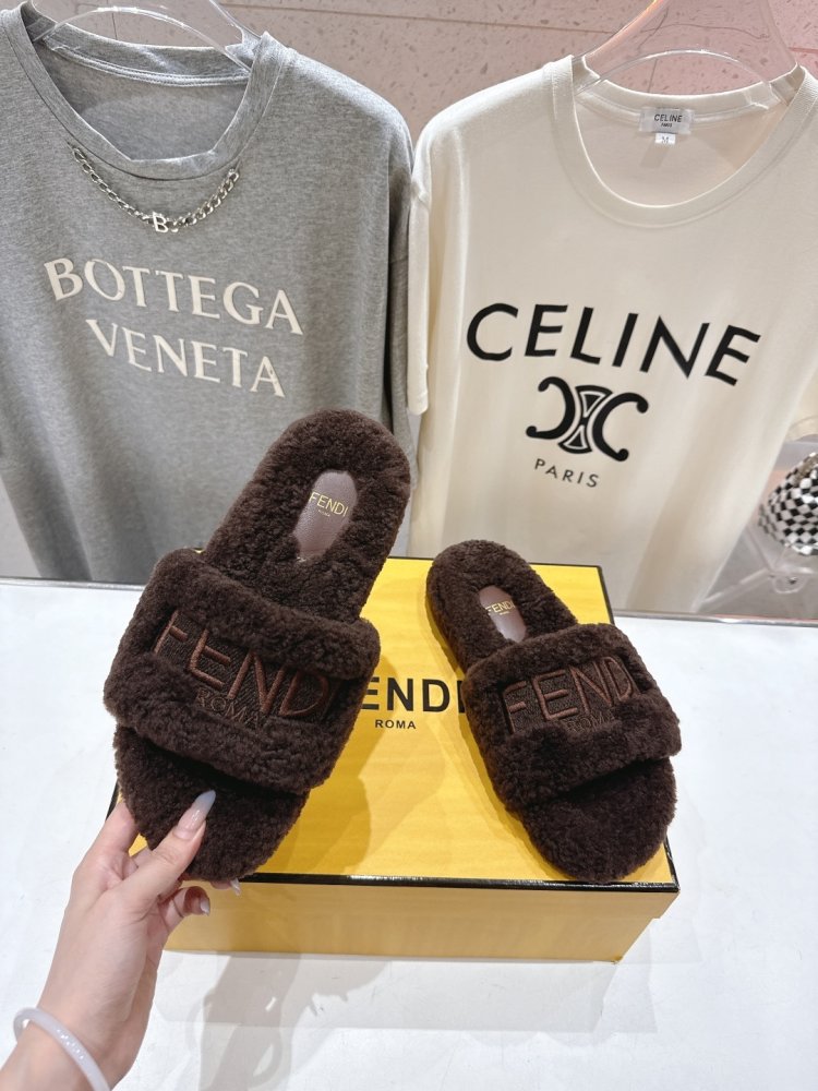 Шльопанці на хутрі жіночі фото 3