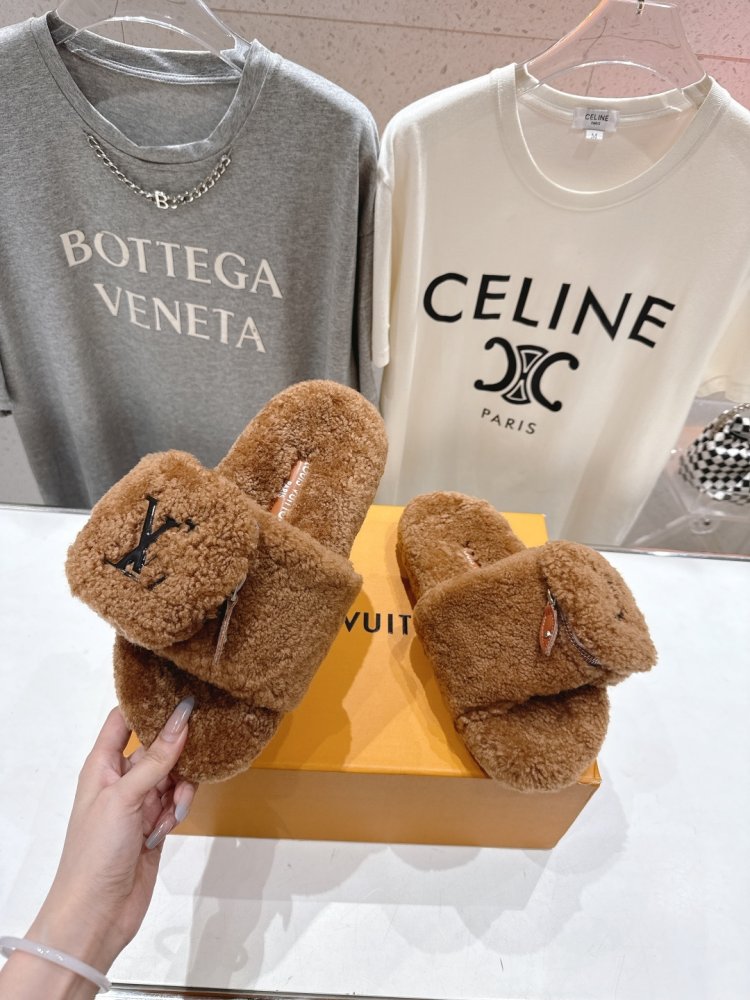 Шльопанці на хутрі жіночі фото 3