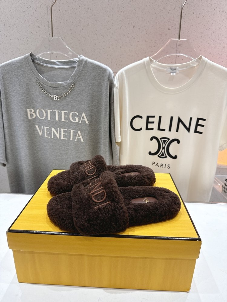 Шльопанці на хутрі жіночі фото 4