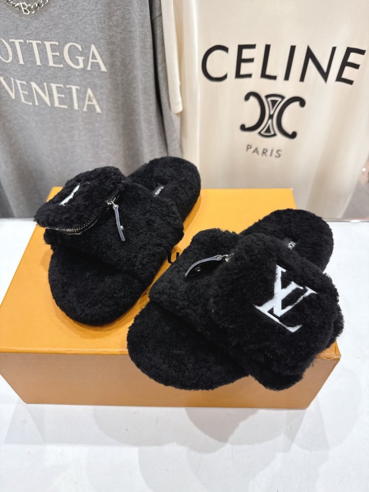 Шлепанцы на меху женские фото 4