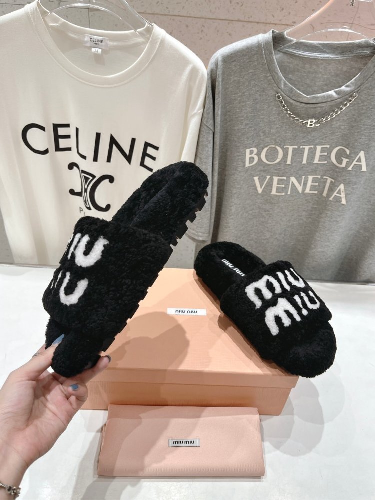 Шлепанцы на меху женские фото 4