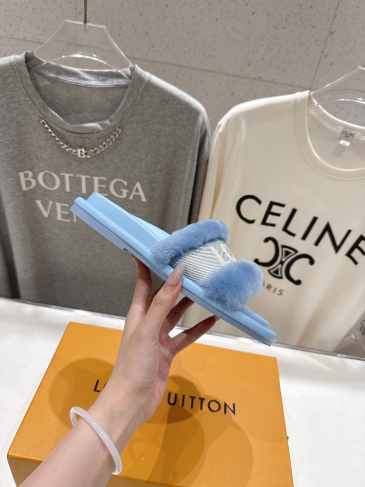 Шльопанці на хутрі жіночі фото 5