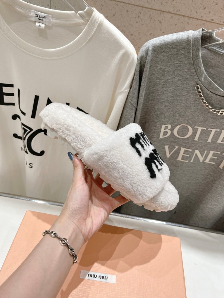 Шльопанці на хутрі жіночі фото 5