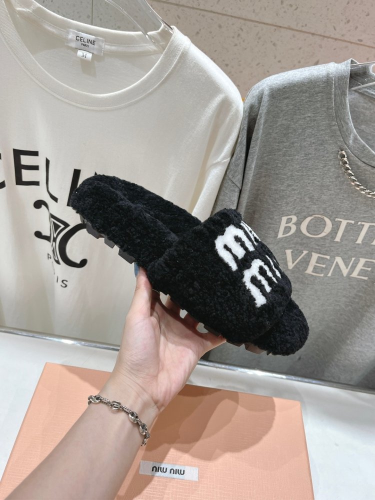 Шлепанцы на меху женские фото 5