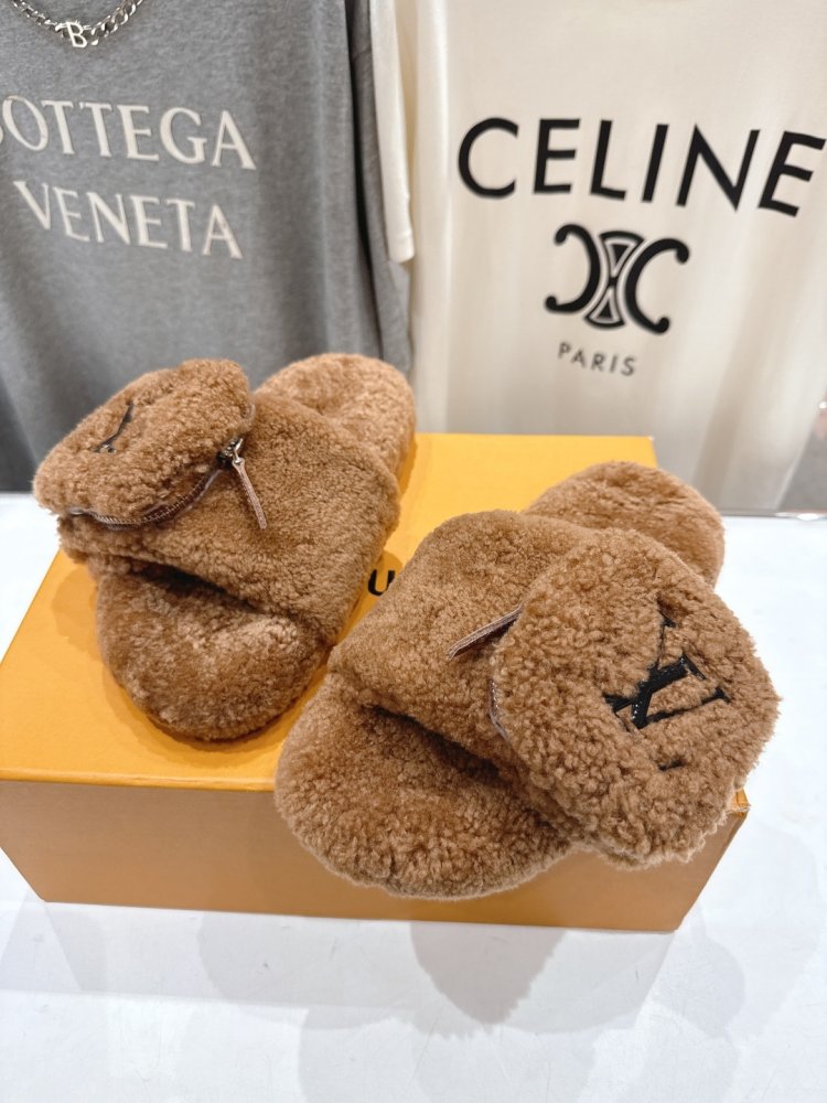 Шльопанці на хутрі жіночі фото 6