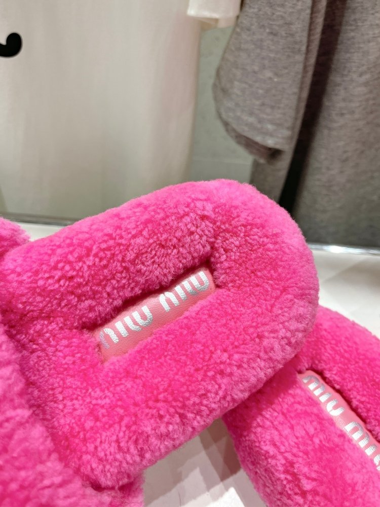 Шльопанці на хутрі жіночі фото 6