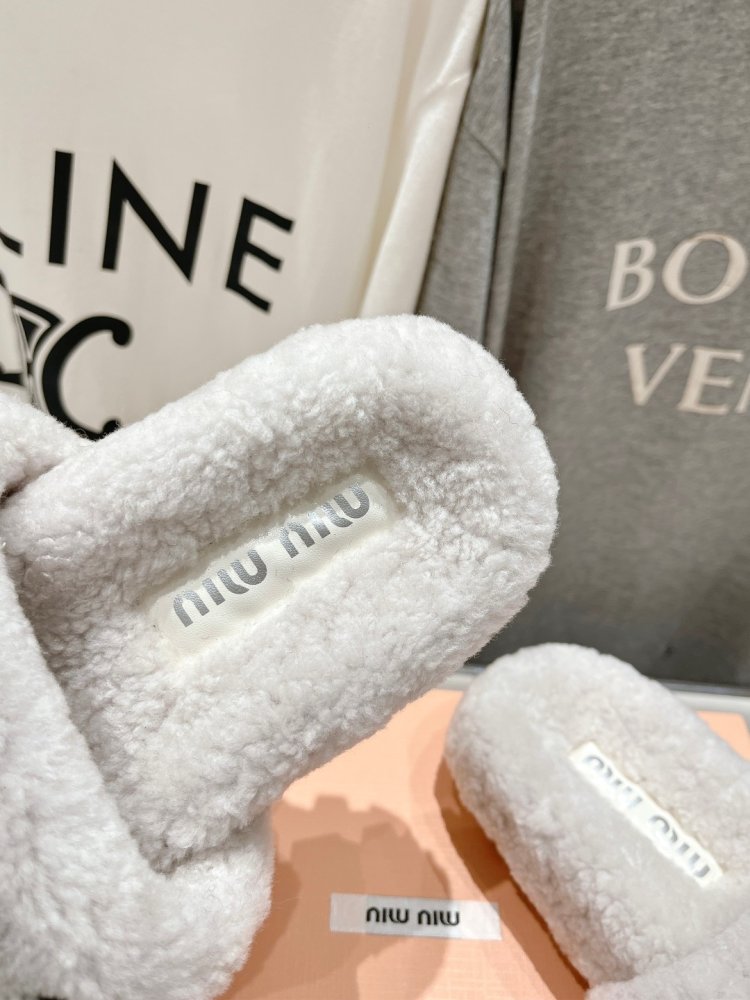 Шльопанці на хутрі жіночі фото 6