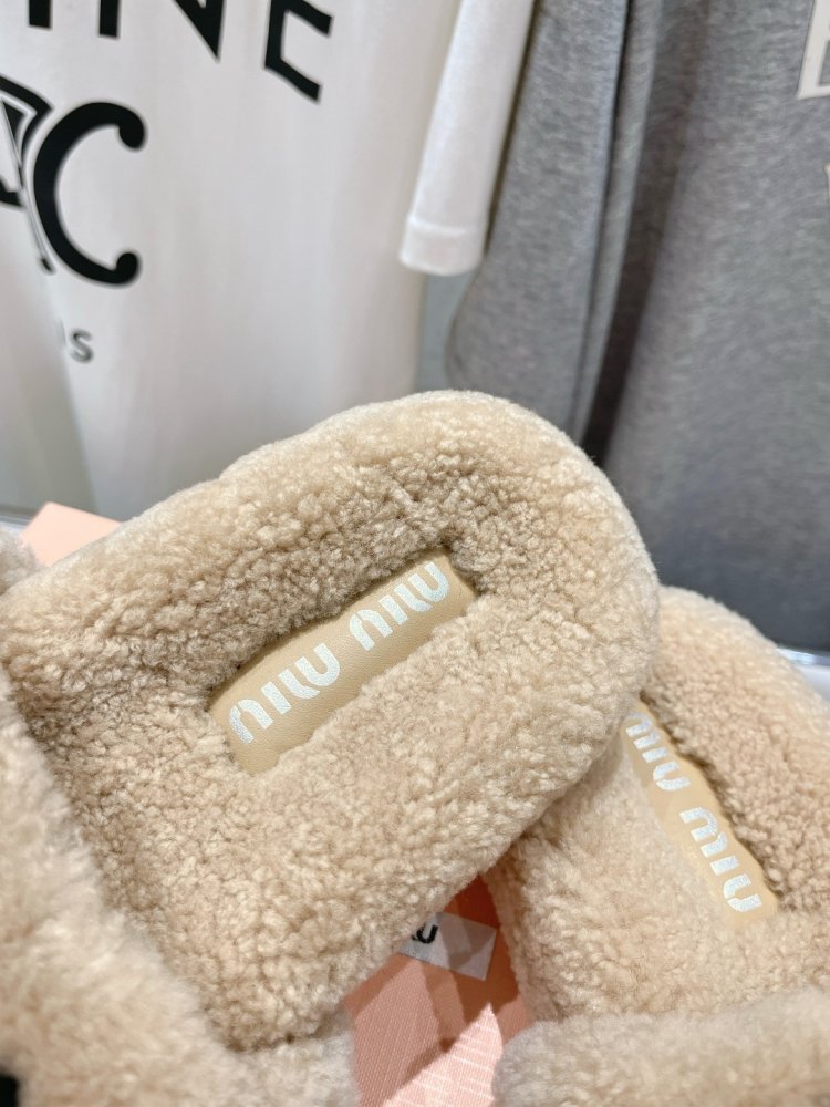 Шльопанці на хутрі жіночі фото 6