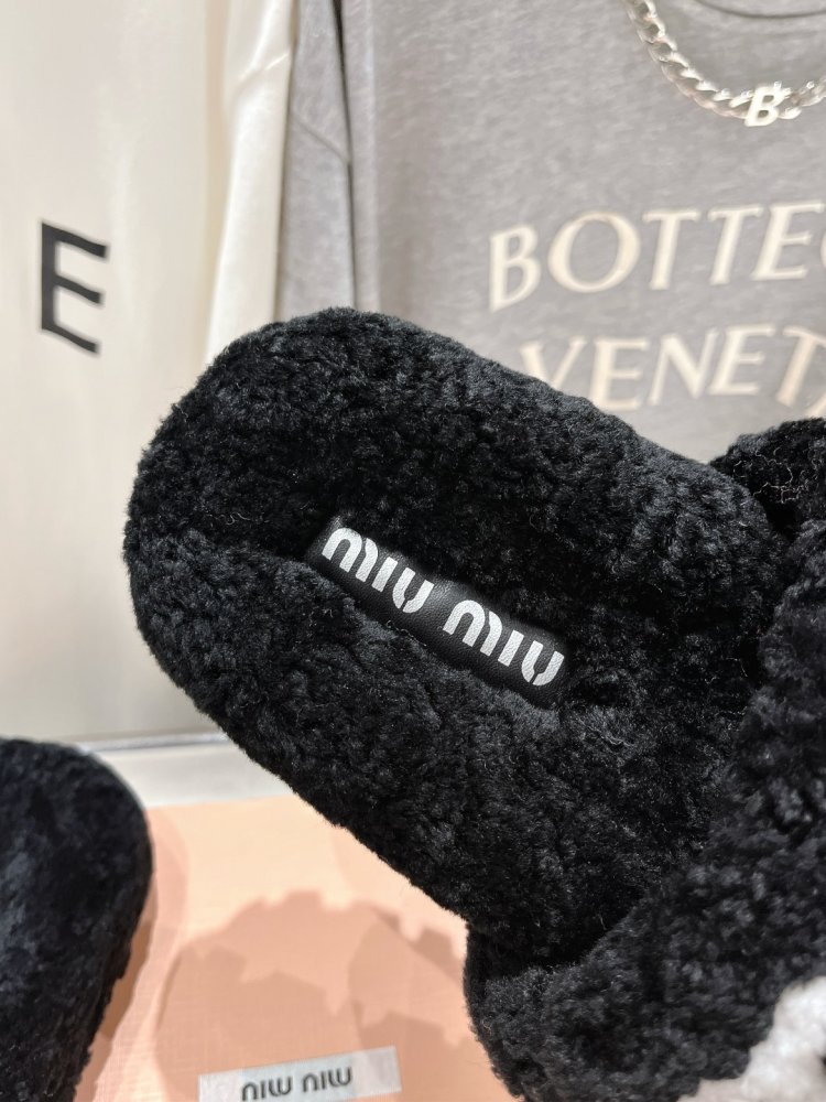 Шлепанцы на меху женские фото 6