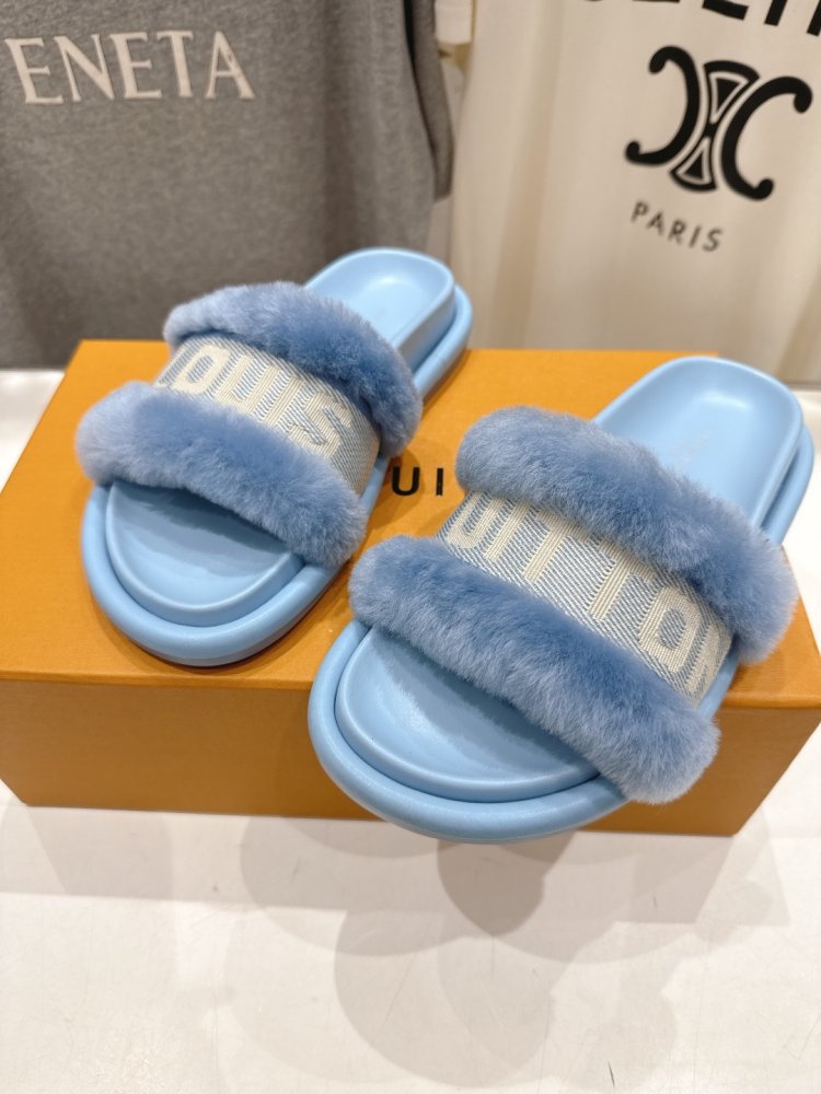 Шльопанці на хутрі жіночі фото 7