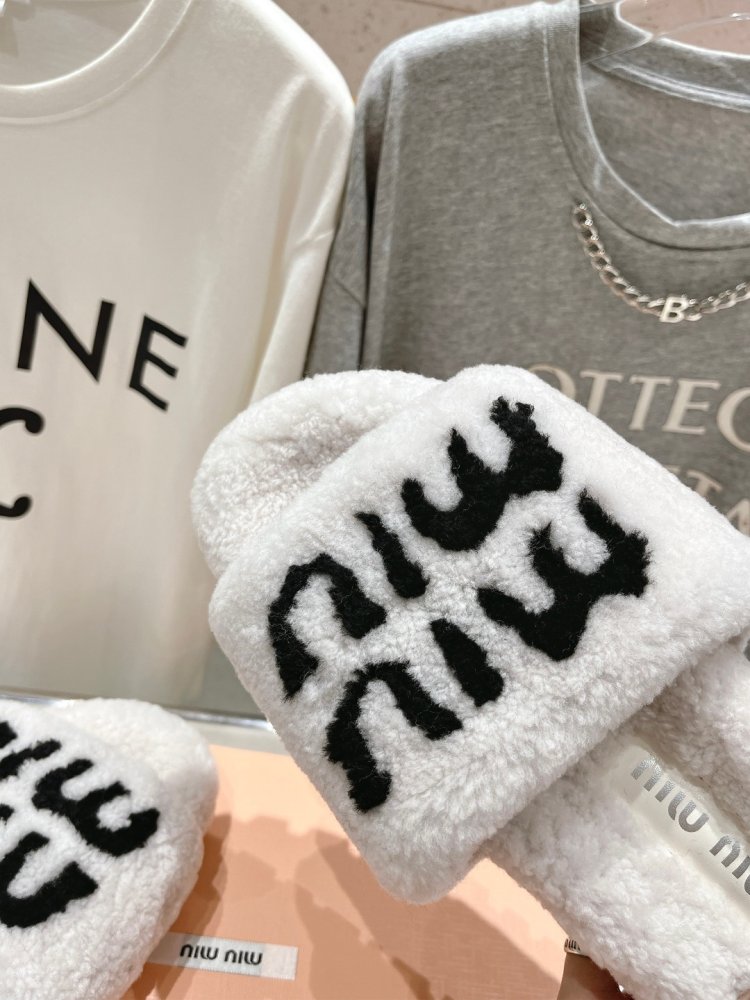 Шльопанці на хутрі жіночі фото 7