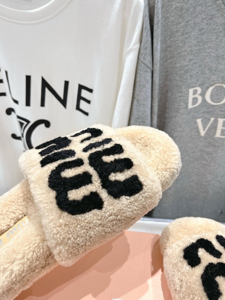 Шльопанці на хутрі жіночі фото 7