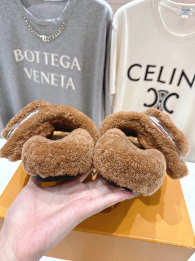 Шльопанці на хутрі жіночі фото 8