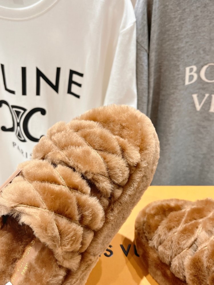 Шльопанці на хутрі жіночі фото 8