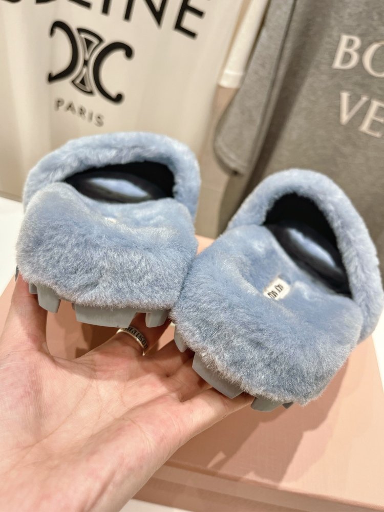 Шльопанці на хутрі жіночі фото 8