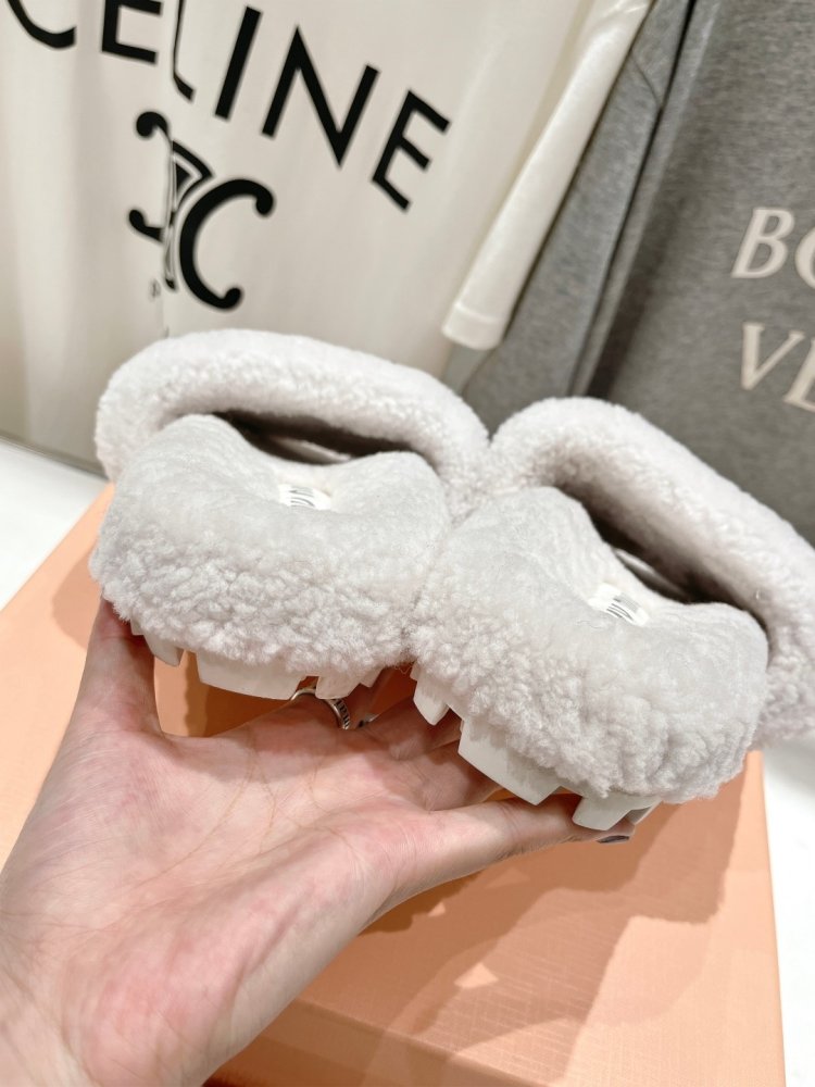 Шльопанці на хутрі жіночі фото 8